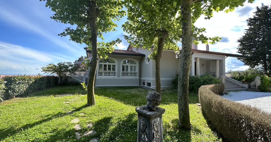 Villa Alfresco villa for rent heated pool tuscany