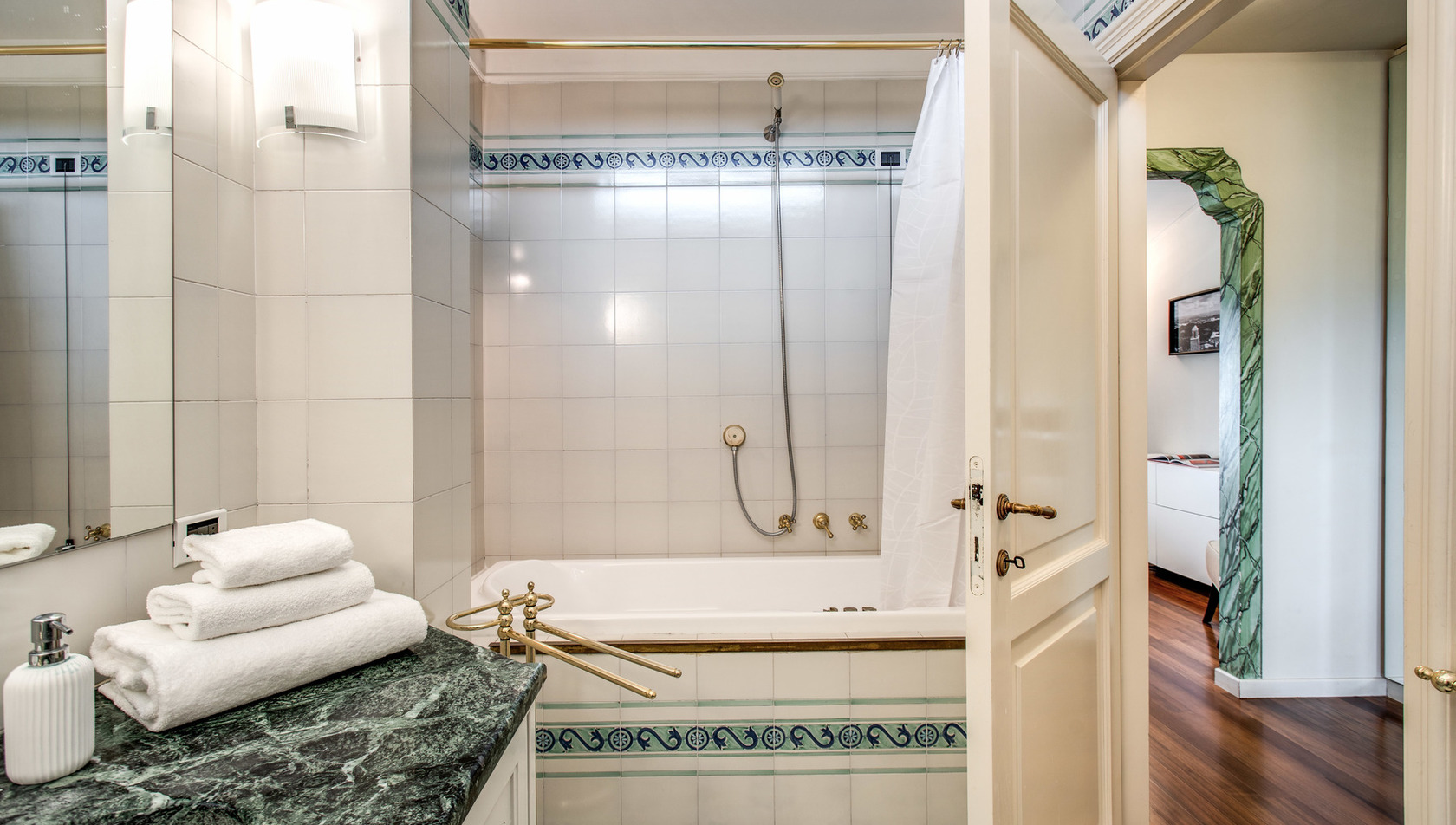 Villa-Alfresco--tuscany_bathroom_room4_2-(1)