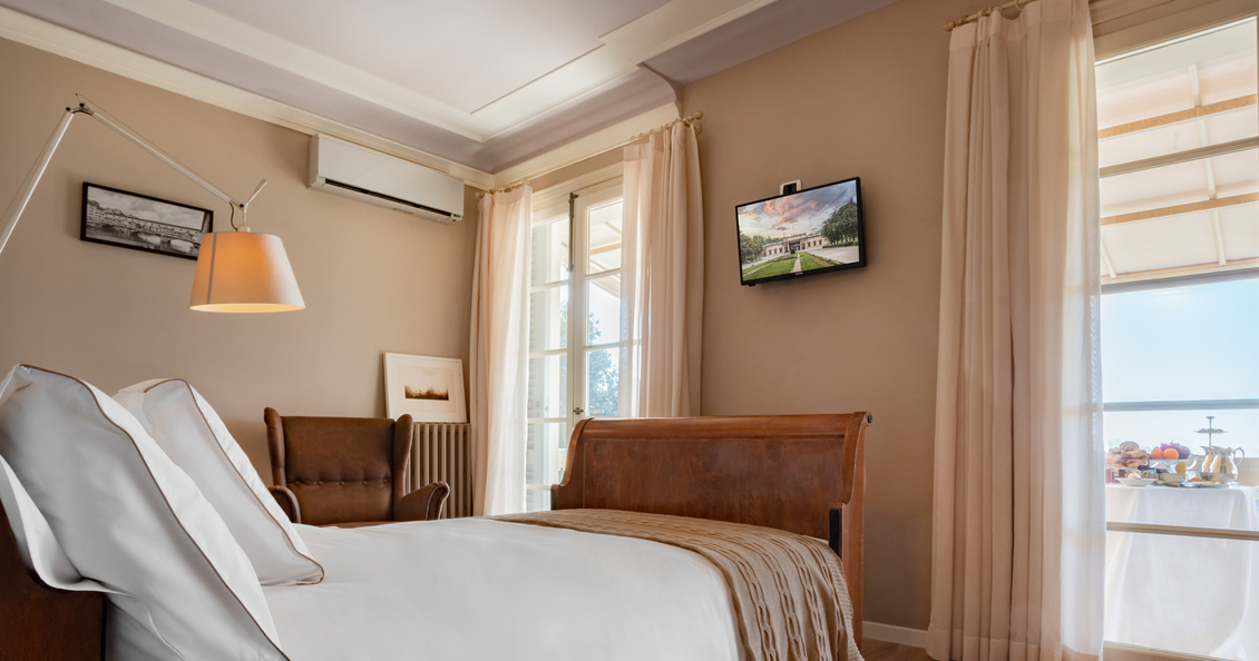 Villa Alfresco_Tuscany villa for rent with heated pool bedroom 2_1