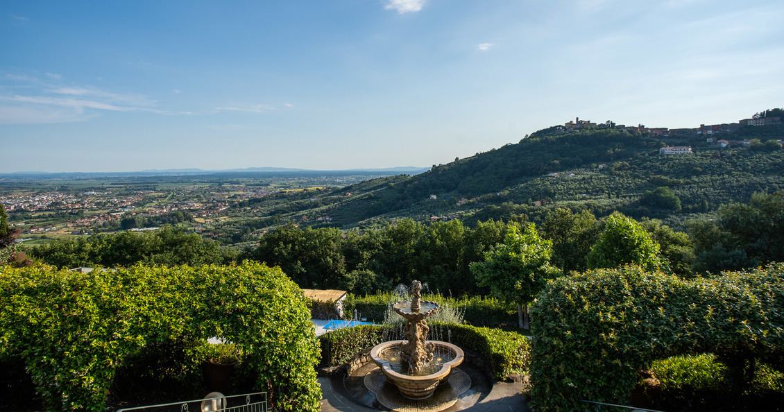 Villa Alfresco Casa Vacanza in Toscana con piscina _ vista dalla veranda 