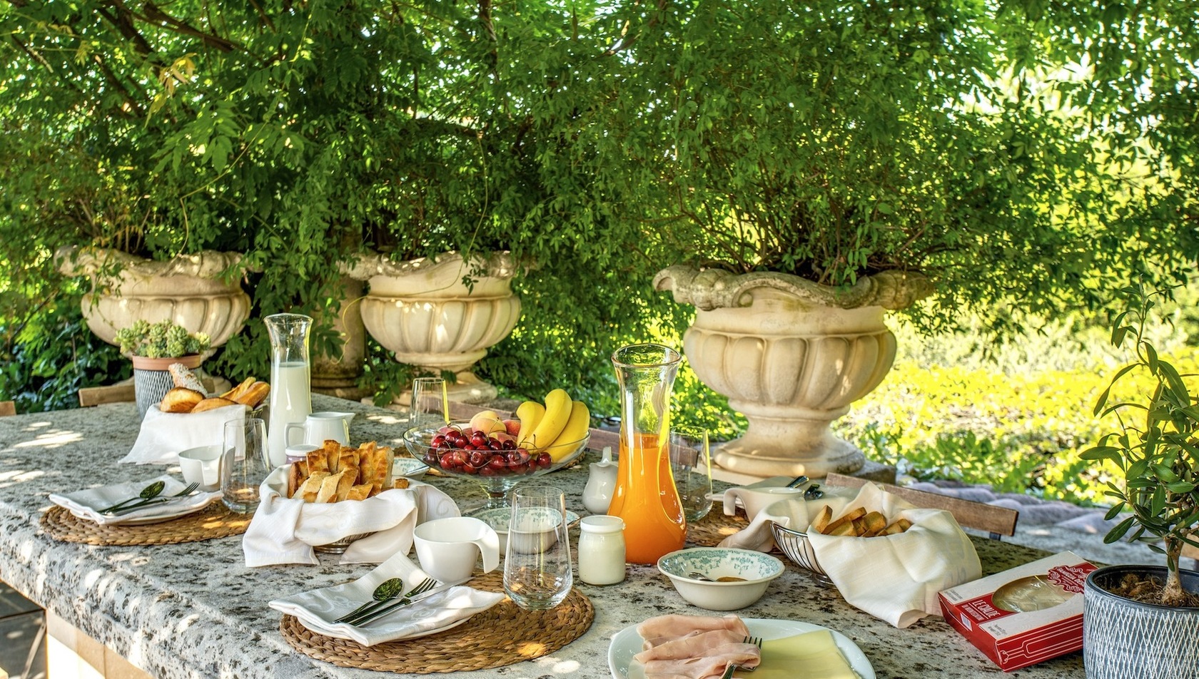 Villa-Alfresco--tuscany-alfresco-breakfast-1